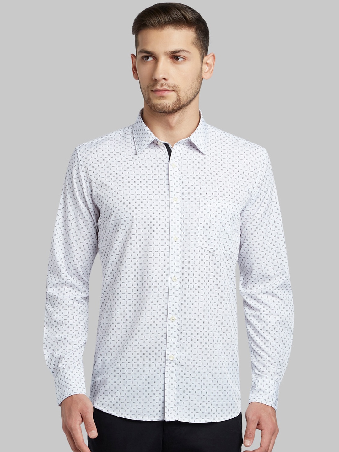 Parx Men Black & White Slim Fit Printed Casual Shirt