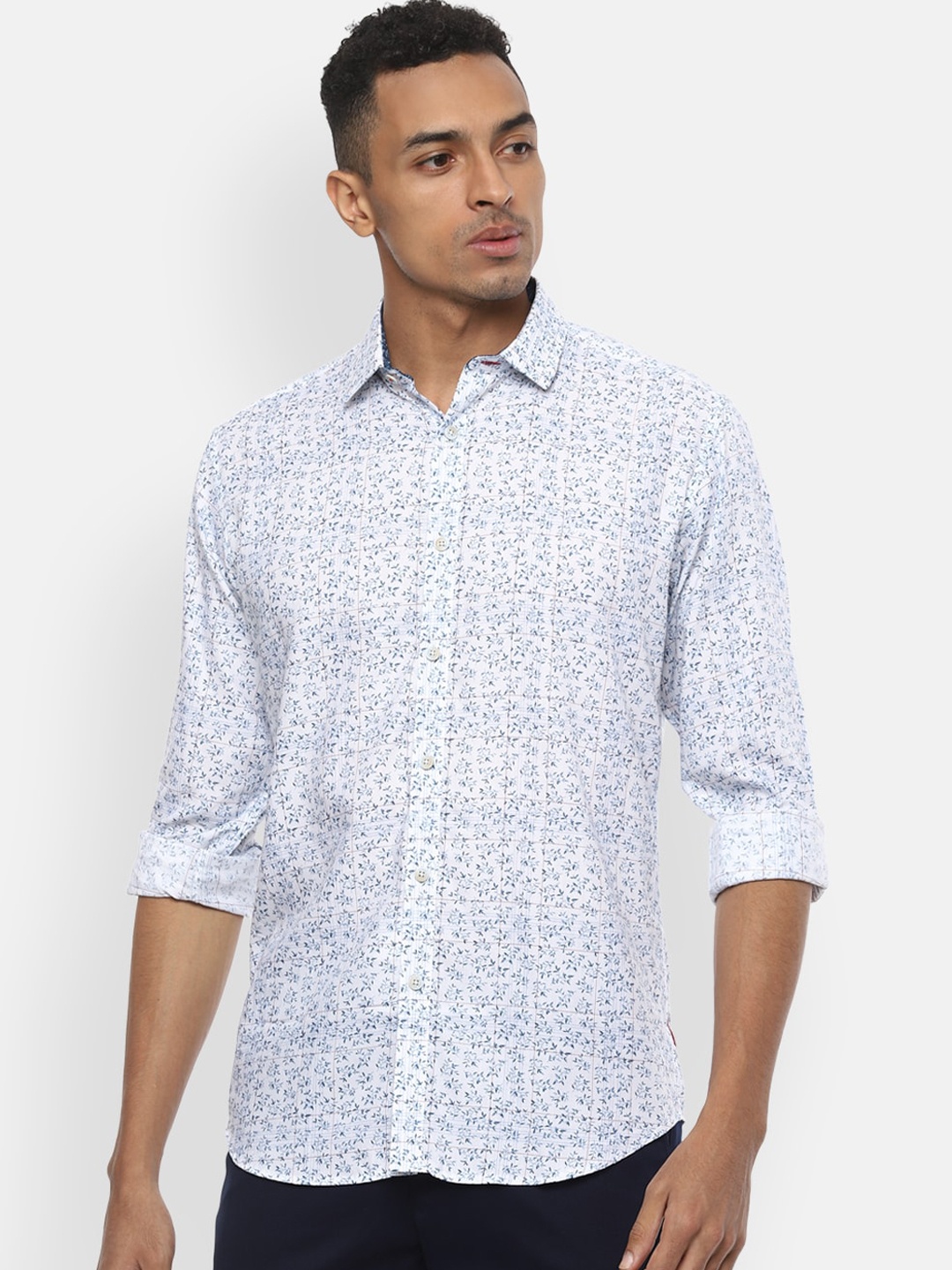 V Dot Men White & Blue Slim Fit Printed Casual Shirt