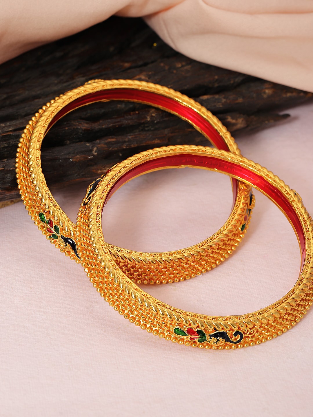 Rubans Set Of Two 22K Gold-Plated Blue & Green Enamelled Sustainable Handcrafted Bangles
Rubans Set Of Two 22K Gold-Plated Blue & Green Enamelled Sustainable Handcrafted Bangles