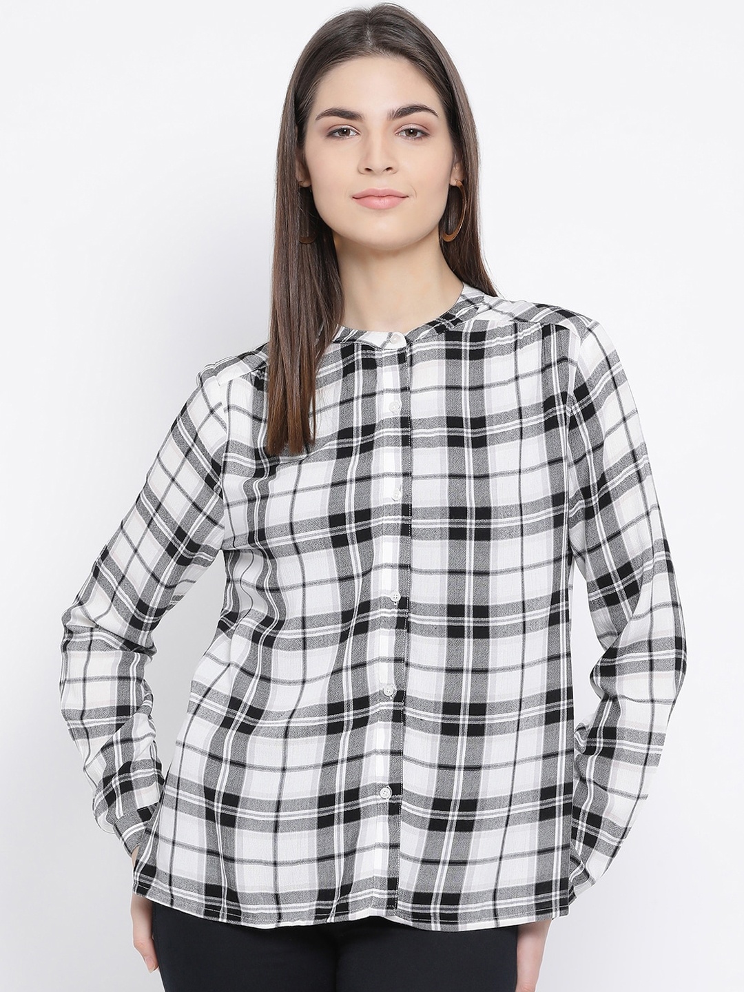 Oxolloxo Women White & Black Regular Fit Checked Casual Shirt