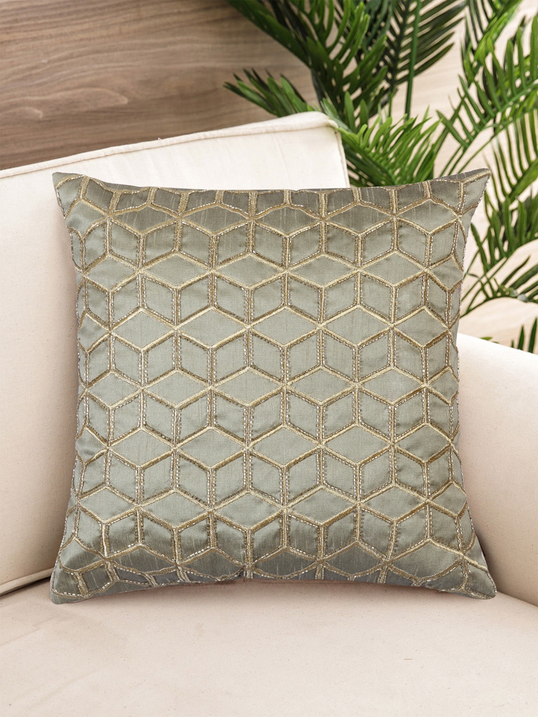 NISRAG HOME Grey & Gold-Toned Single Geometric Square Cushion Cover