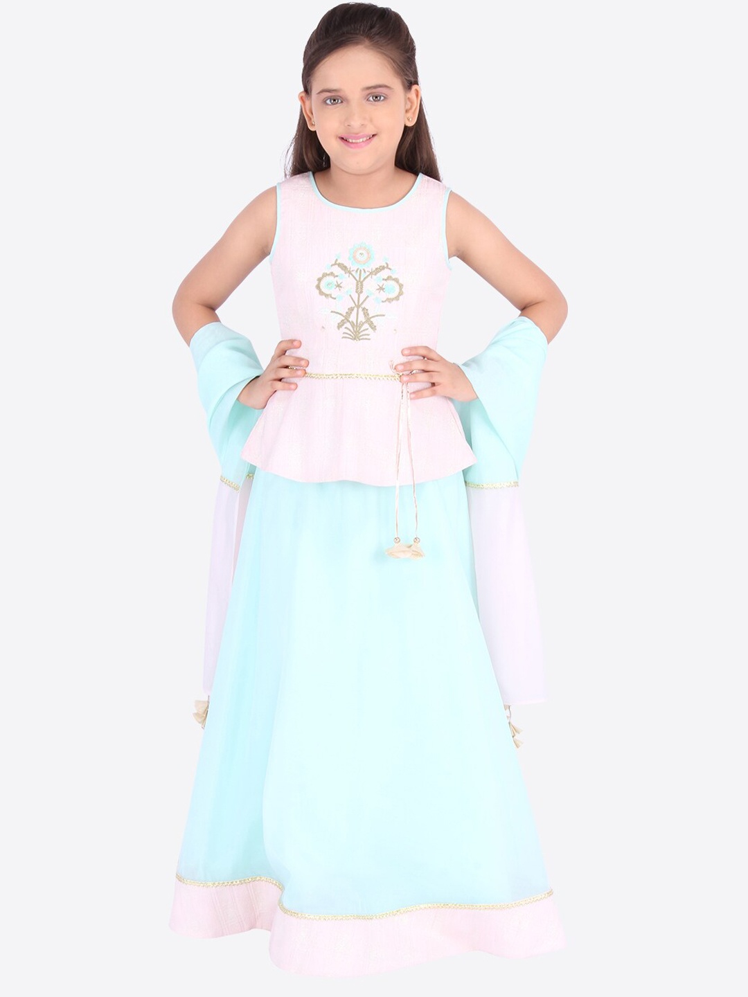 CUTECUMBER Girls Green & White Embroidered Ready to Wear Lehenga & Blouse with Dupatta
CUTECUMBER Girls Green & White Embroidered Ready to Wear Lehenga & Blouse with Dupatta