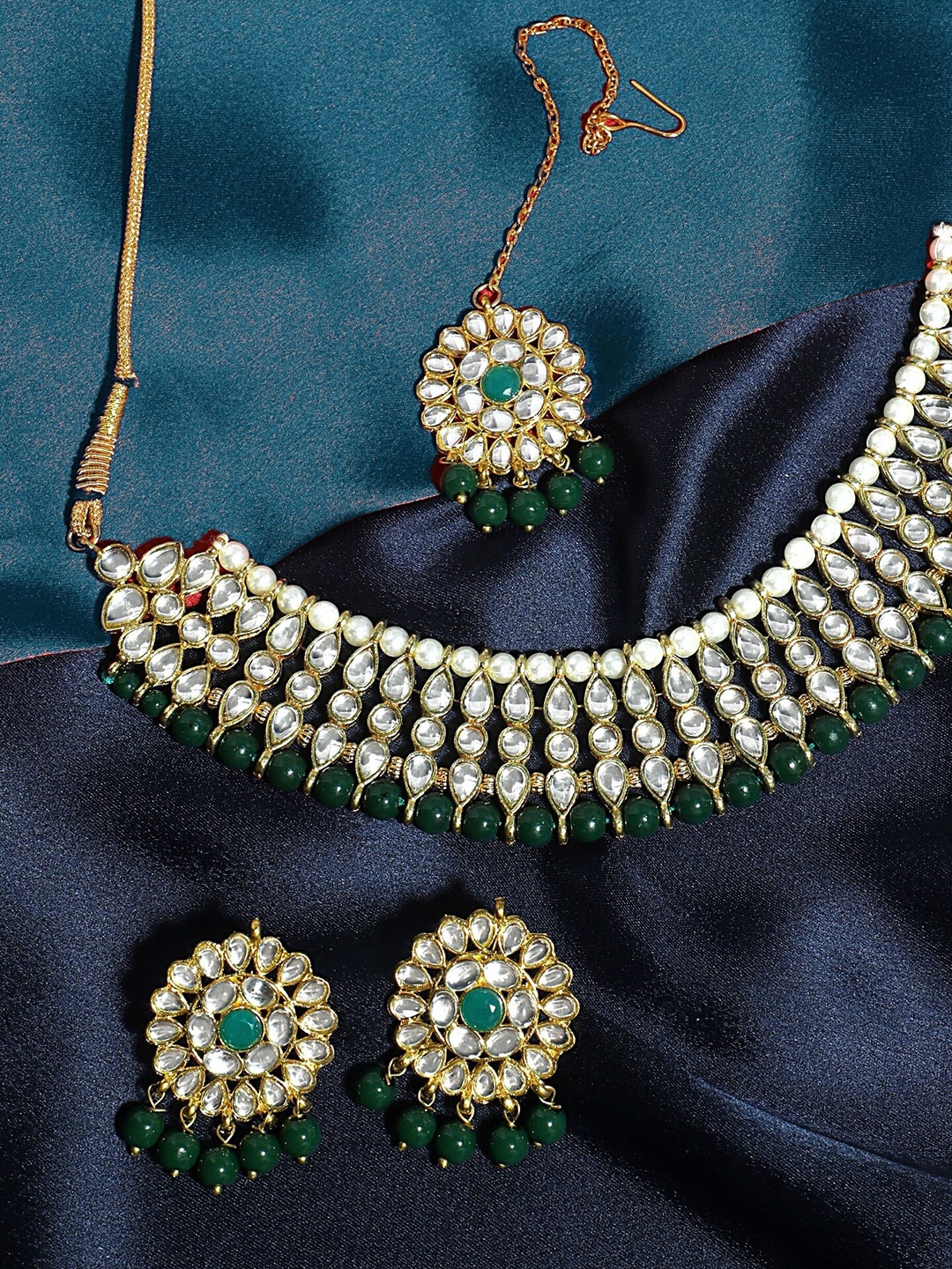 KARATCART Gold-Plated White & Green Kundan-Studded Beaded Handcrafted Jewellery Set
KARATCART Gold-Plated White & Green Kundan-Studded Beaded Handcrafted Jewellery Set