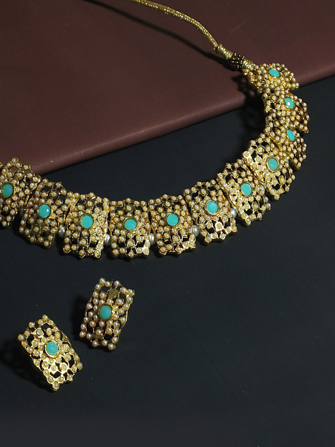 KARATCART Gold-Plated White & Sea-Green Stone-Studded Beaded Handcrafted Jewellery Set
KARATCART Gold-Plated White & Sea-Green Stone-Studded Beaded Handcrafted Jewellery Set