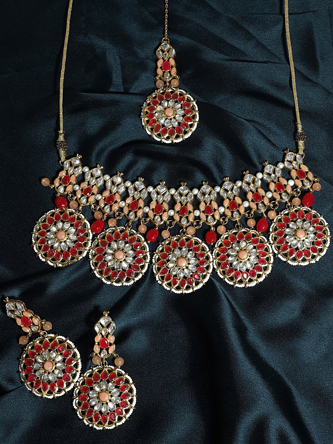 KARATCART Gold-Plated Red & White Kundan & Stone-Studded Beaded Handcrafted Jewellery Set
KARATCART Gold-Plated Red & White Kundan & Stone-Studded Beaded Handcrafted Jewellery Set