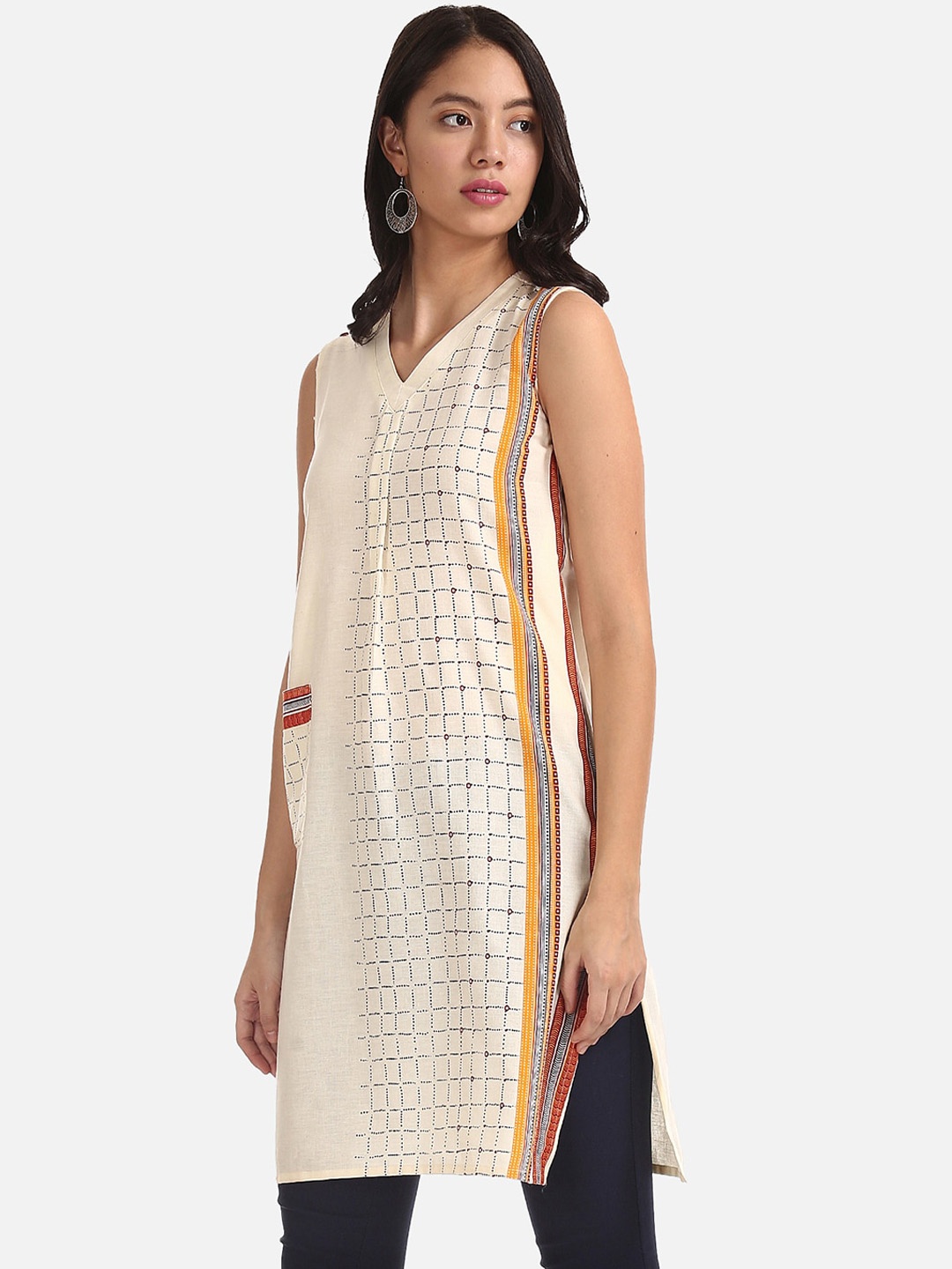 Karigari Women Off-White Printed Straight Kurta