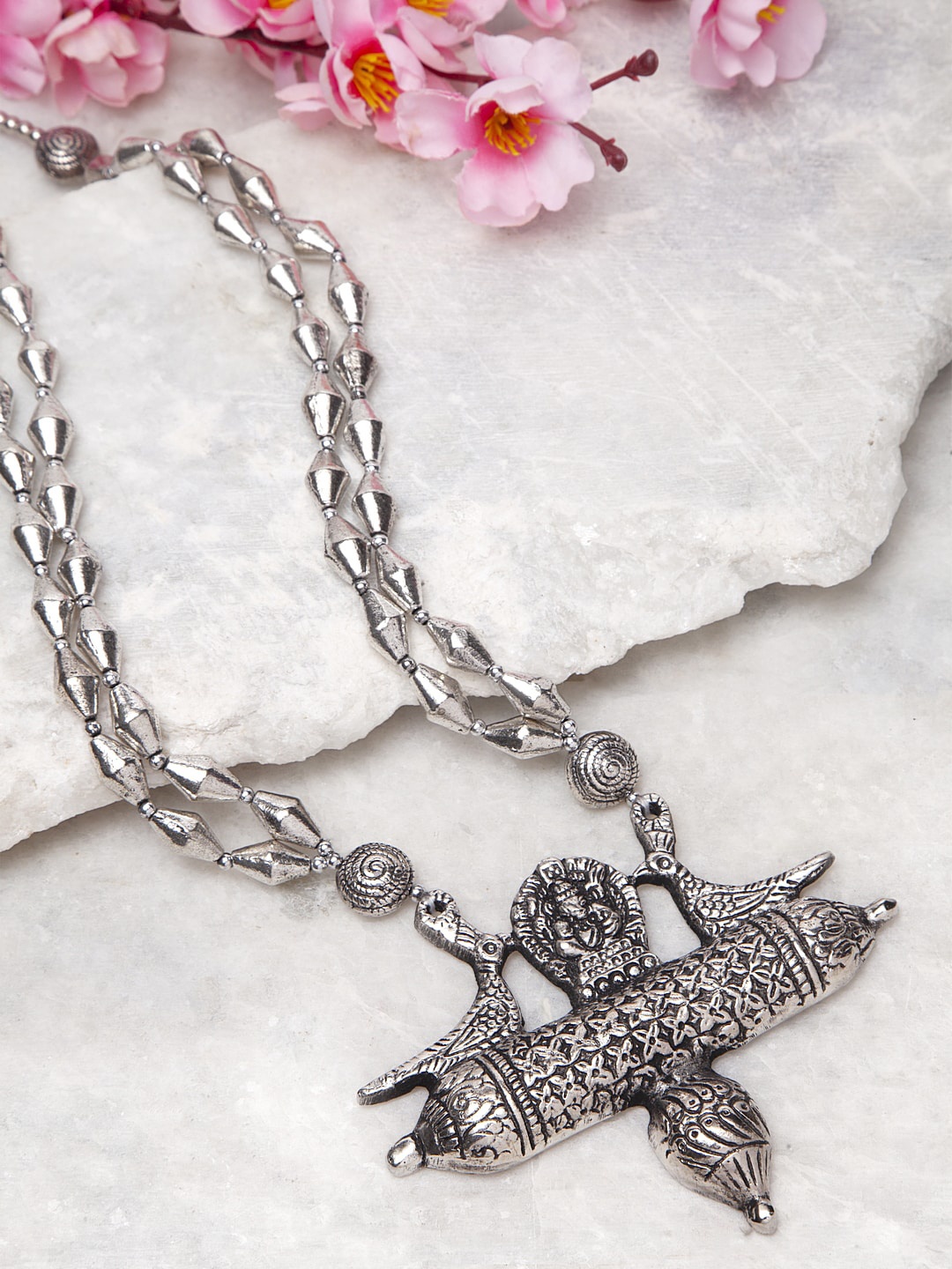 Moedbuille Women Silver-Plated Handcrafted Temple Tribal Look Engraved Filigree Work Layered Pendant Design Necklace
Moedbuille Women Silver-Plated Handcrafted Temple Tribal Look Engraved Filigree Work Layered Pendant Design Necklace