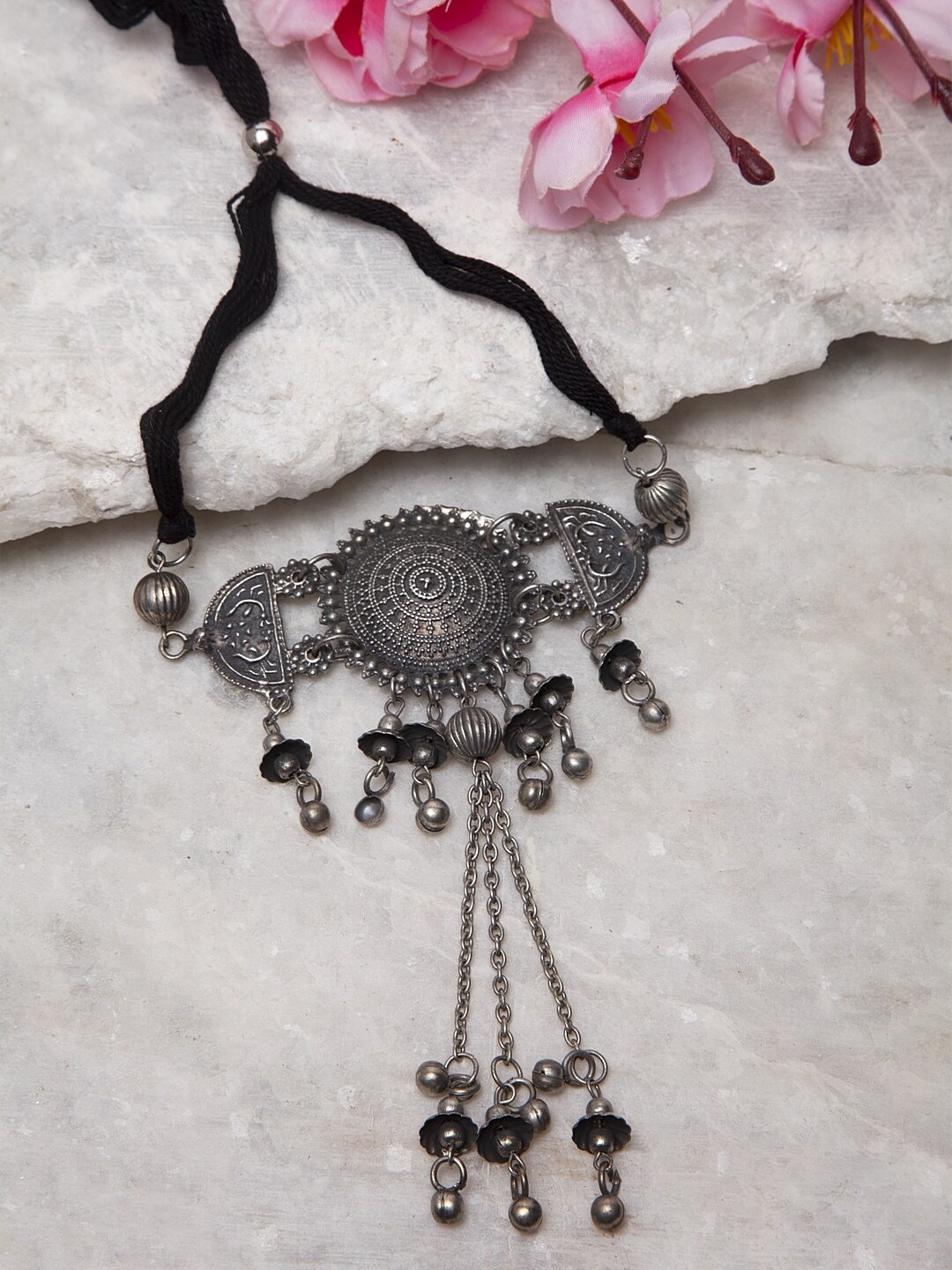Moedbuille Silver-Toned & Brass-Plated Handcrafted Tribal Temple Design Choker Necklace
Moedbuille Silver-Toned & Brass-Plated Handcrafted Tribal Temple Design Choker Necklace