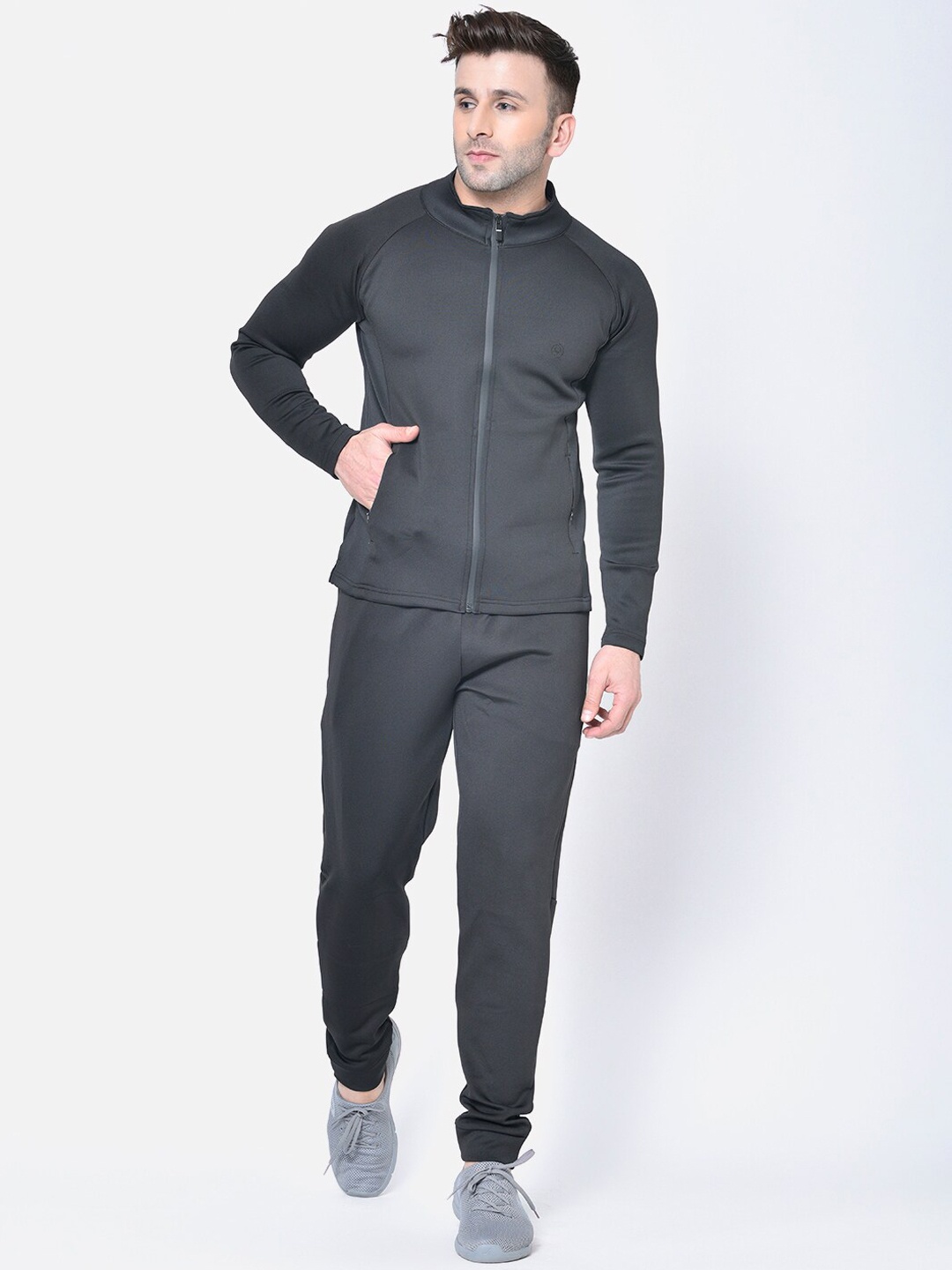 Chkokko Men Black Solid Tracksuit