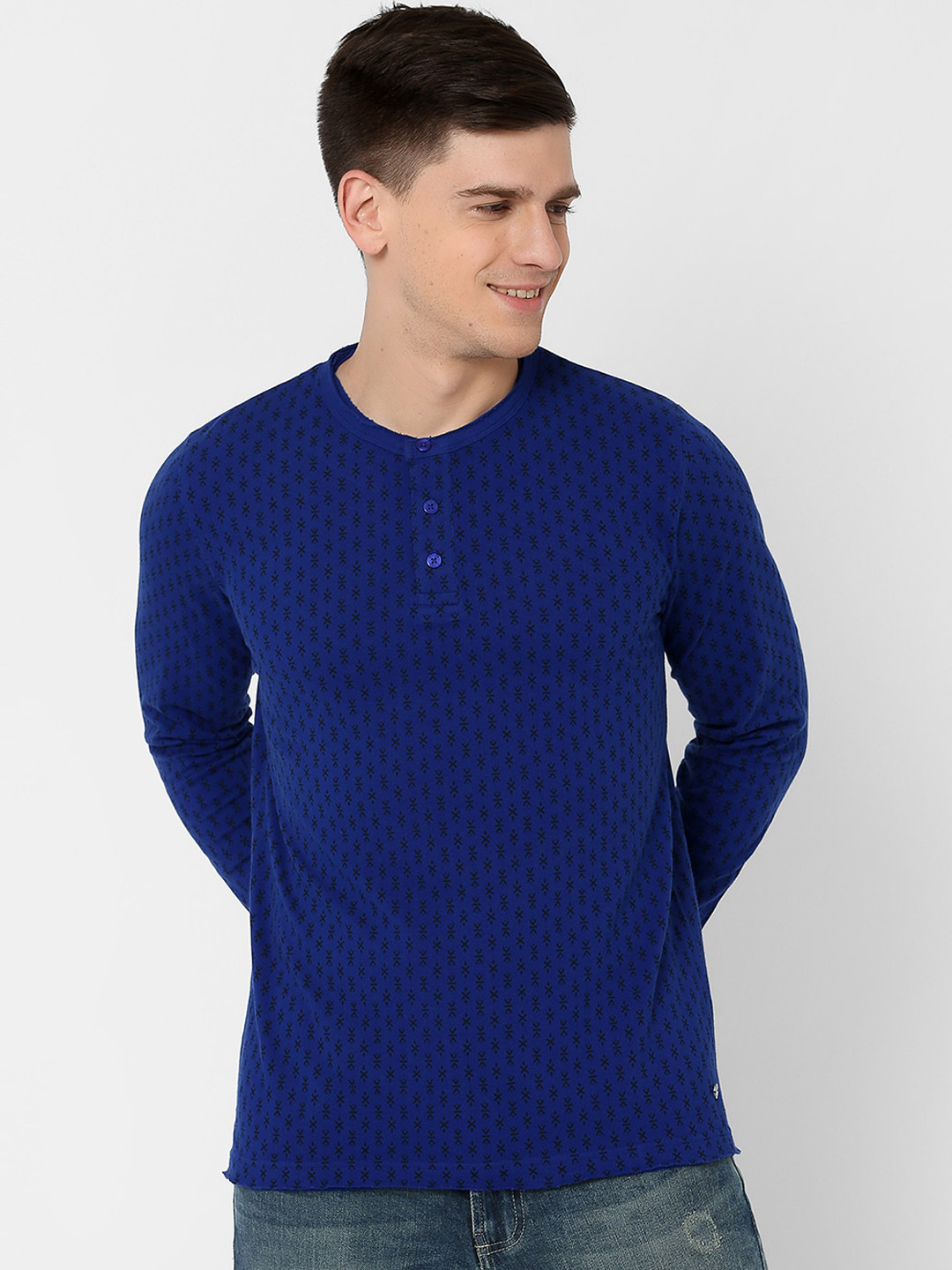 MARCA Disati Men Blue Solid Henley Neck T-shirt 
MARCA Disati Men Blue Solid Henley Neck T-shirt