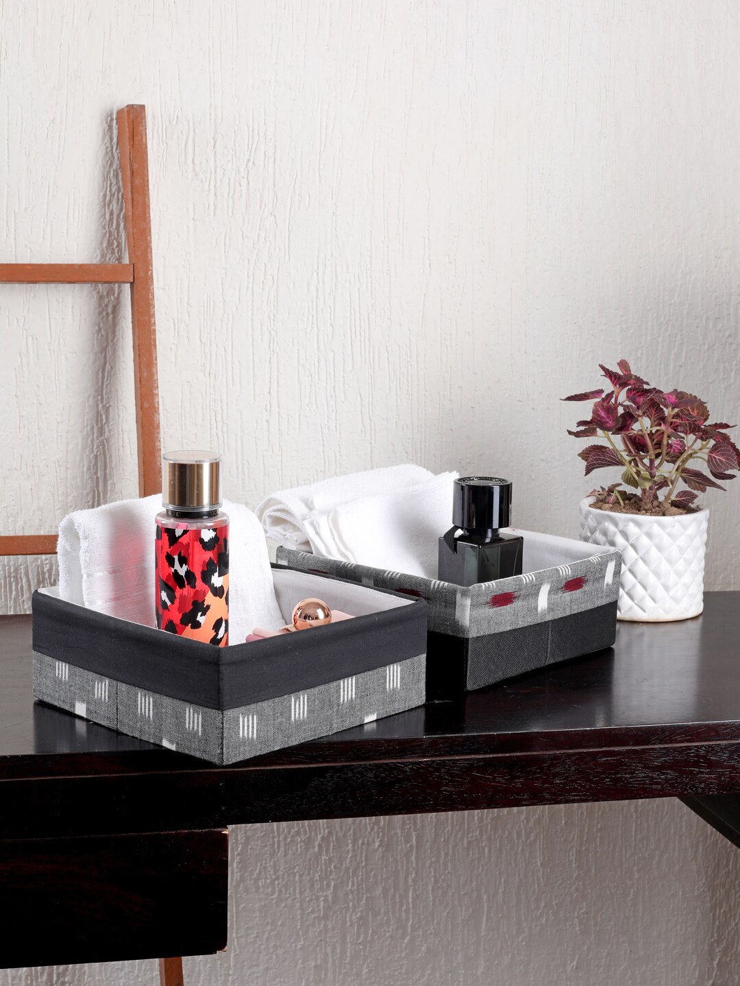 My Gift Booth Set Of 2 Black & Grey Ikkat Printed Water-Resistant Sustainable Basket
My Gift Booth Set Of 2 Black & Grey Ikkat Printed Water-Resistant Sustainable Basket
