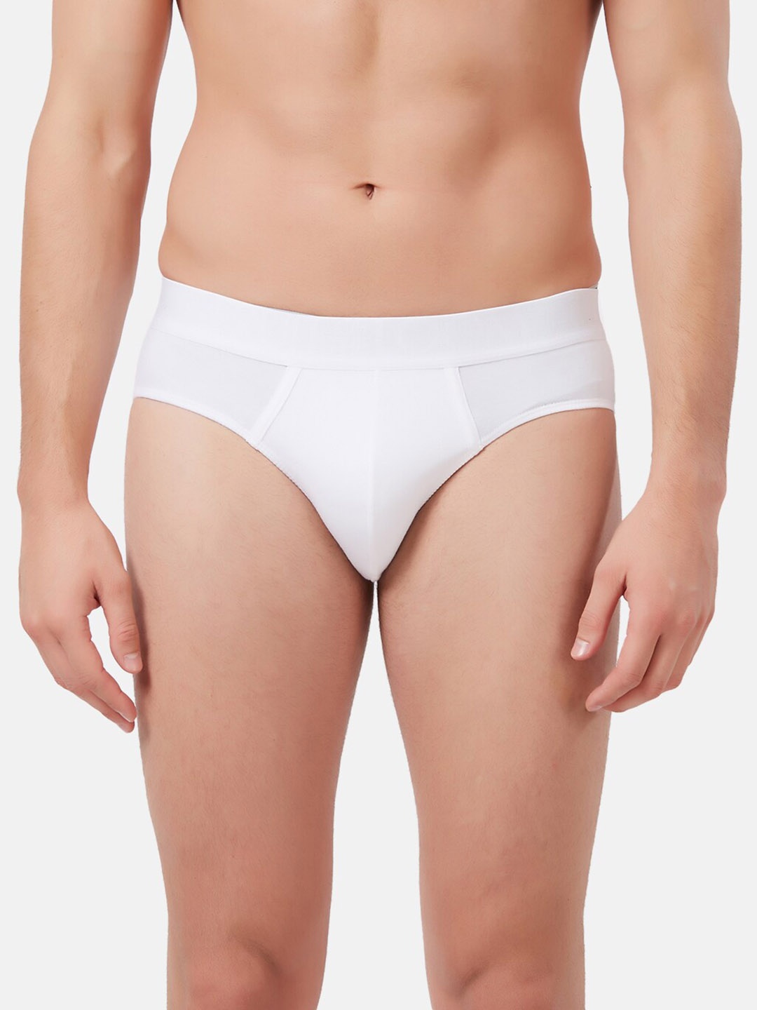 Fruit of the loom Men White Solid Basic Briefs MHB08-A1S2
