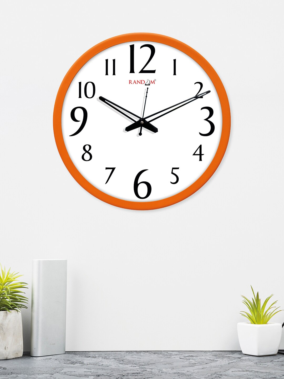 RANDOM White & Black Solid Round Analogue Wall Clock