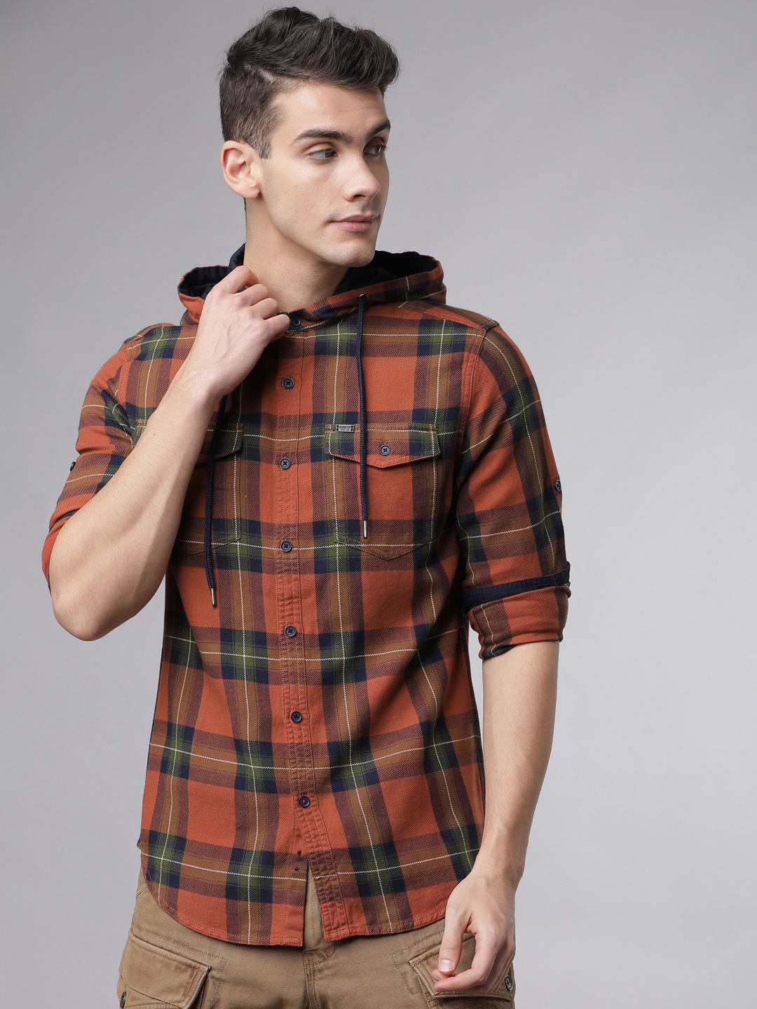LOCOMOTIVE Men Rust Orange & Navy Blue Slim Fit Yarn Dyed Checked Casual Hooded Shirt
LOCOMOTIVE Men Rust Orange & Navy Blue Slim Fit Yarn Dyed Checked Casual Hooded Shirt