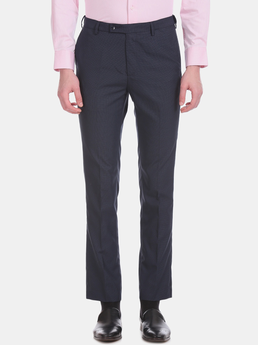 Arrow Men Blue Tapered Fit Solid Formal Trousers