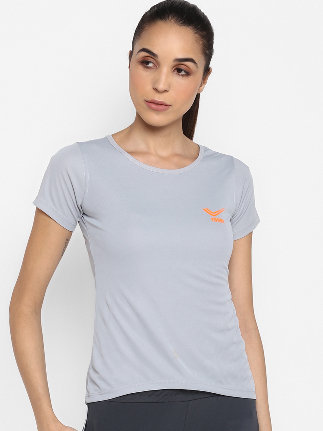 Yuuki Women Grey Printed Slim Fit Round Neck T-shirt