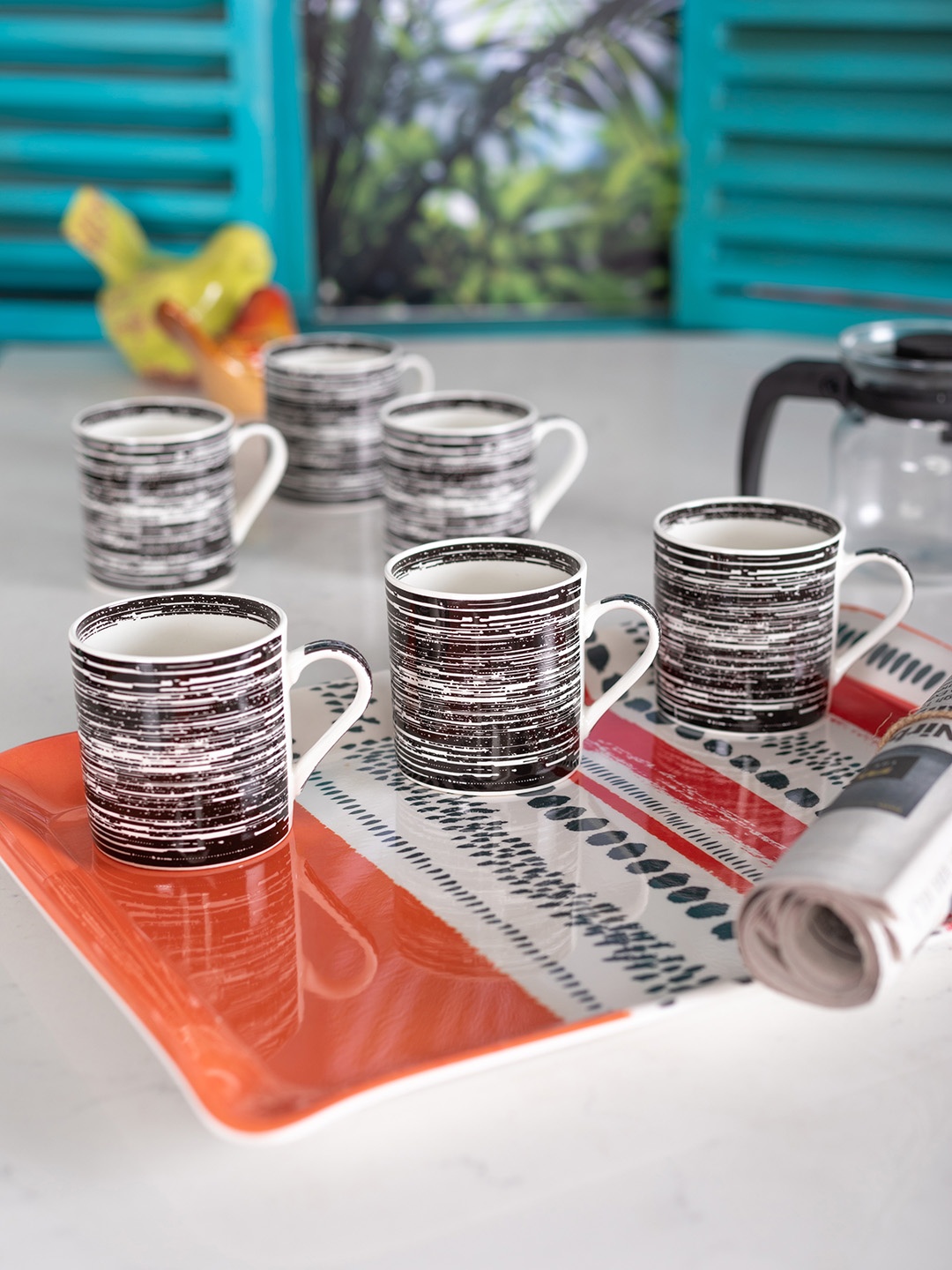 GOODHOMES Set of 6 White Printed Bone China Coffee Mugs With Cordinating Melamine Tray
GOODHOMES Set of 6 White Printed Bone China Coffee Mugs With Cordinating Melamine Tray