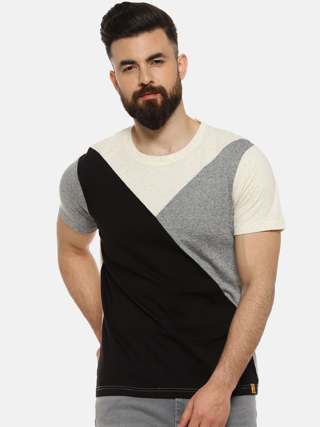 Campus Sutra Men Black & Grey Colourblocked Round Neck T-shirt