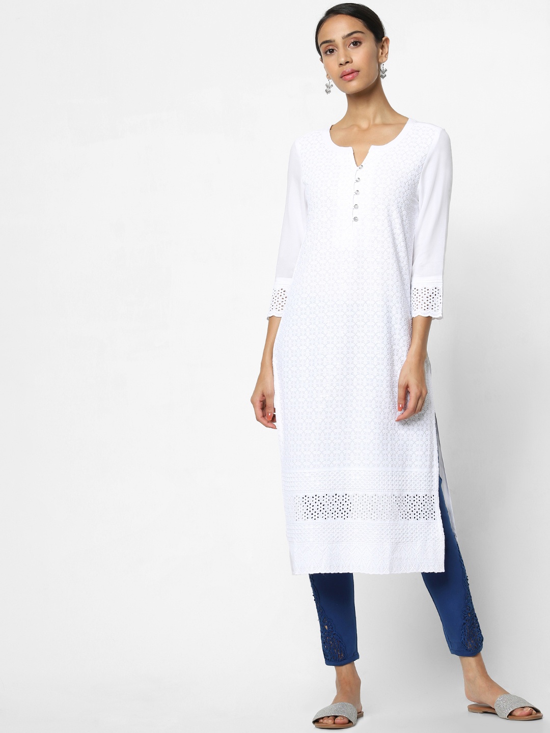 Naari Women White Solid Straight Kurta