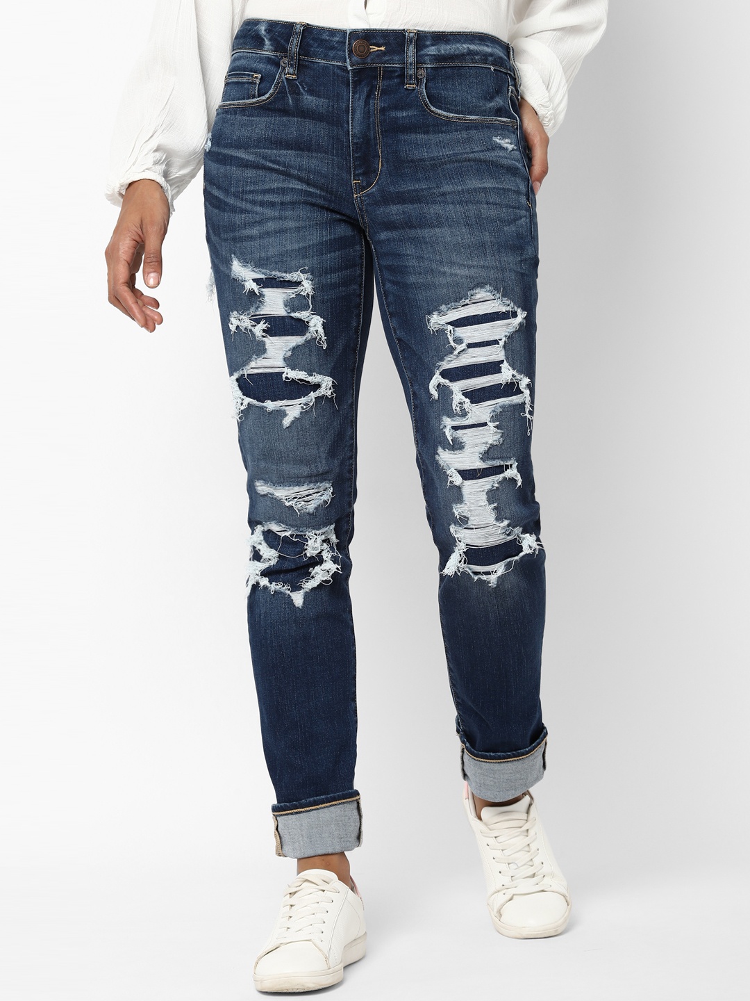 AMERICAN EAGLE OUTFITTERS Women Blue Regular Fit Mid-Rise Highly Distressed Stretchable Jeans
AMERICAN EAGLE OUTFITTERS Women Blue Regular Fit Mid-Rise Highly Distressed Stretchable Jeans