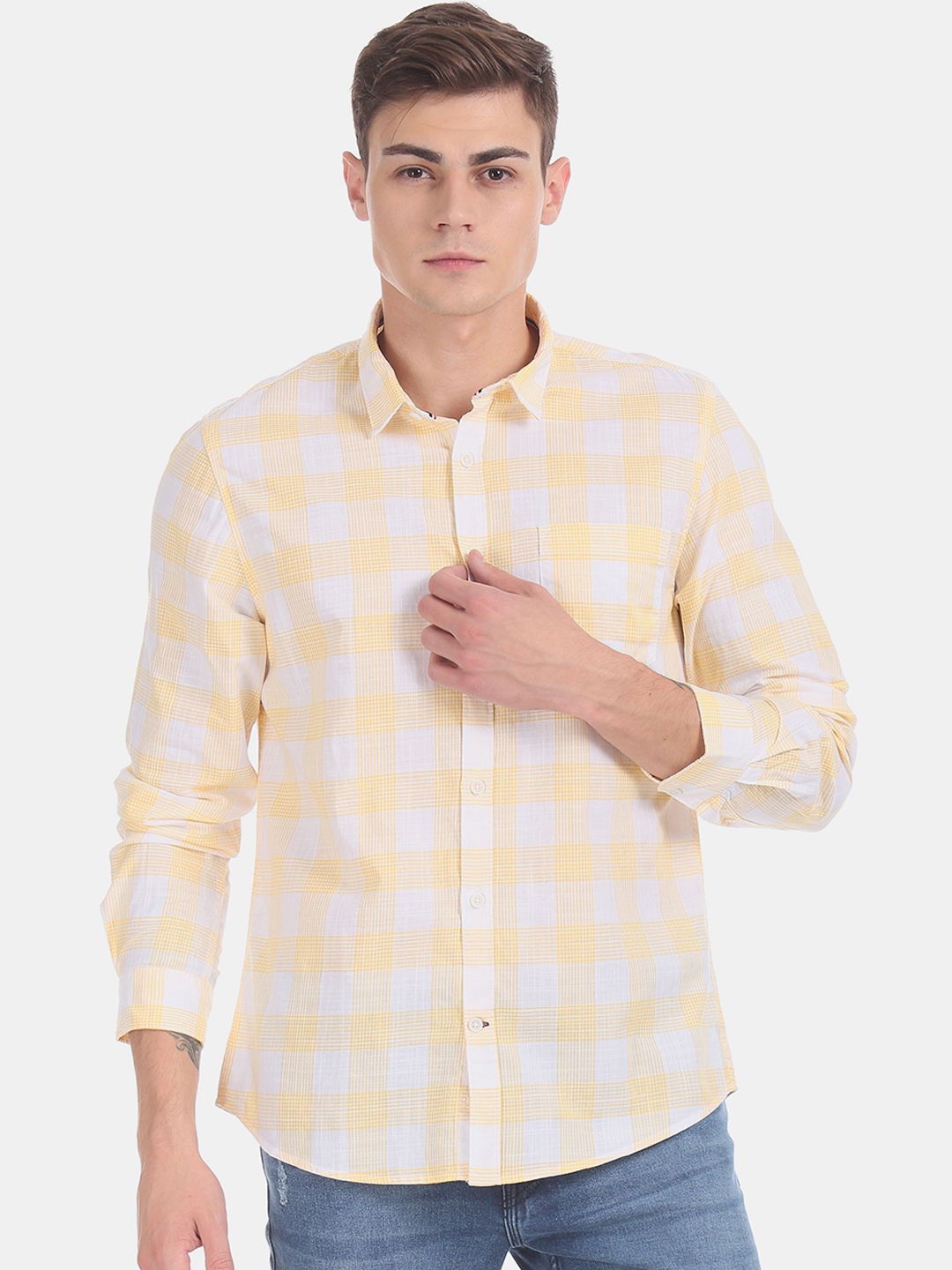 Ruggers Men Yellow & Off-White Regular Fit Checked Casual Shirt