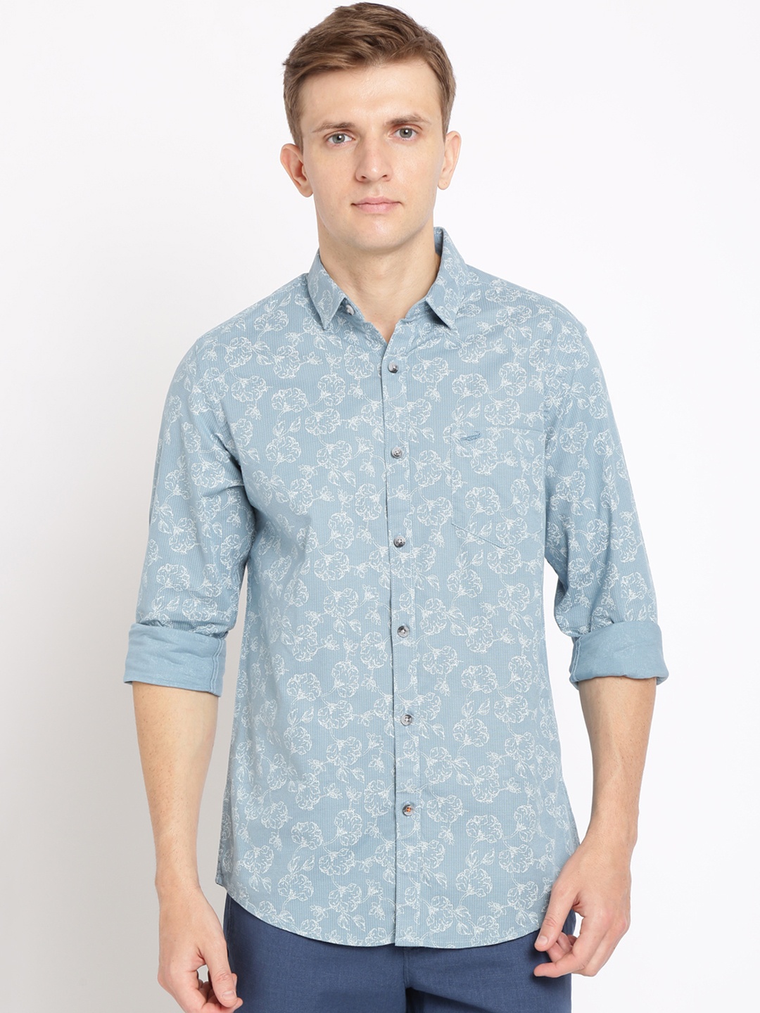 Crocodile Men Blue & White Classic Slim Fit Printed Casual Shirt