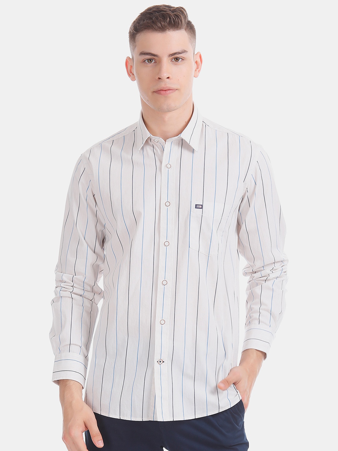 Arrow Sport Men White & Blue Regular Fit Striped Casual Shirt