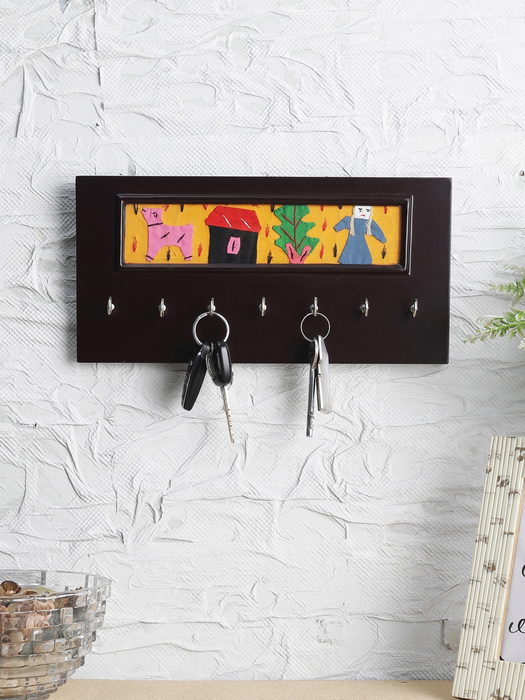 VarEesha Black & Yellow Patchwork Handmade Wall Mounting Wooden Key Holder
