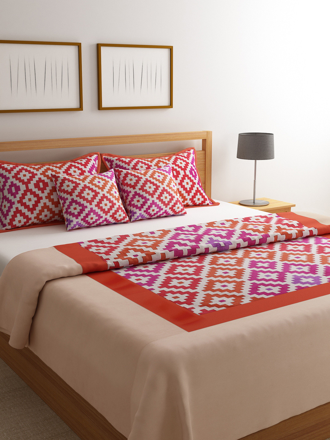 ROMEE Beige & Maroon Geometric Printed Bed Cover With 2 Pillow Covers & 2 Cushion Covers
ROMEE Beige & Maroon Geometric Printed Bed Cover With 2 Pillow Covers & 2 Cushion Covers
