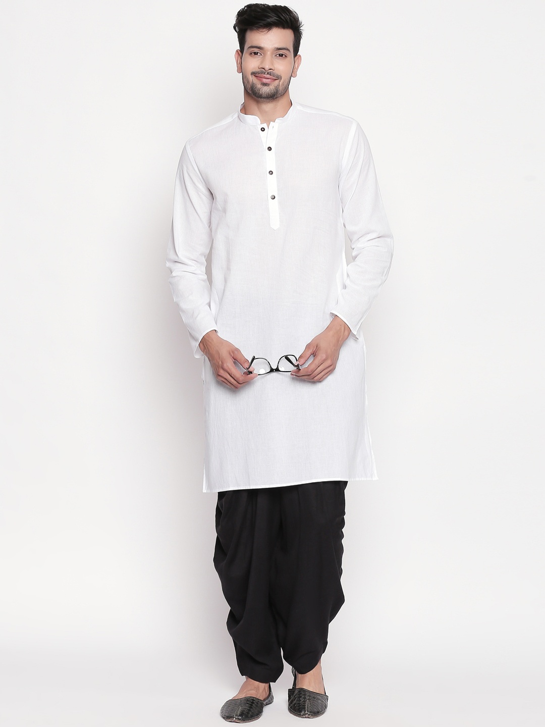indus route by Pantaloons Men Off-White Solid Straight Kurta