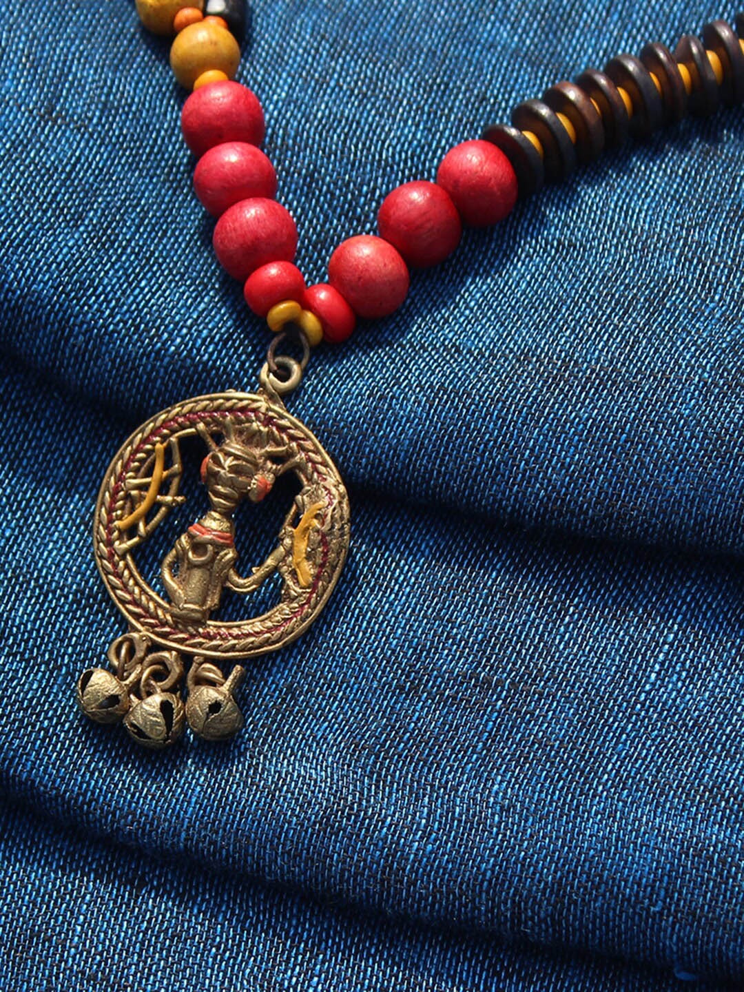 ExclusiveLane Gold-Toned Tribal Beaded Warli Hand-Painted Dhokra Art Bohemian Necklace
ExclusiveLane Gold-Toned Tribal Beaded Warli Hand-Painted Dhokra Art Bohemian Necklace