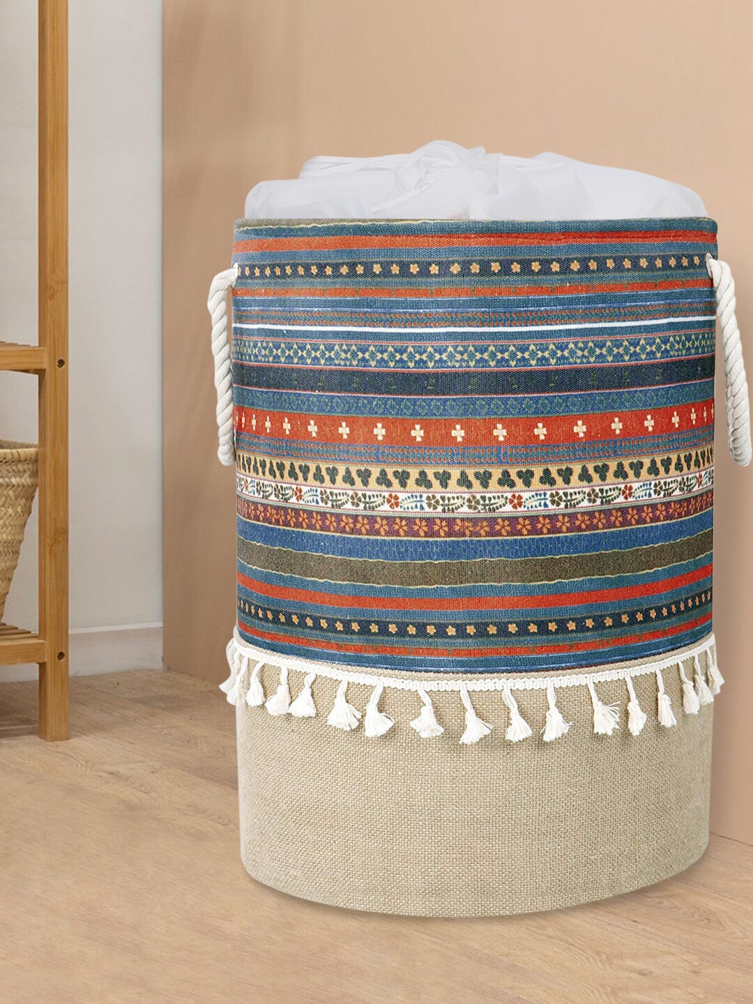 HomeStorie Blue & Brown Printed Foldable 60 Litre Laundry Bag With Drawstring Closure
HomeStorie Blue & Brown Printed Foldable 60 Litre Laundry Bag With Drawstring Closure