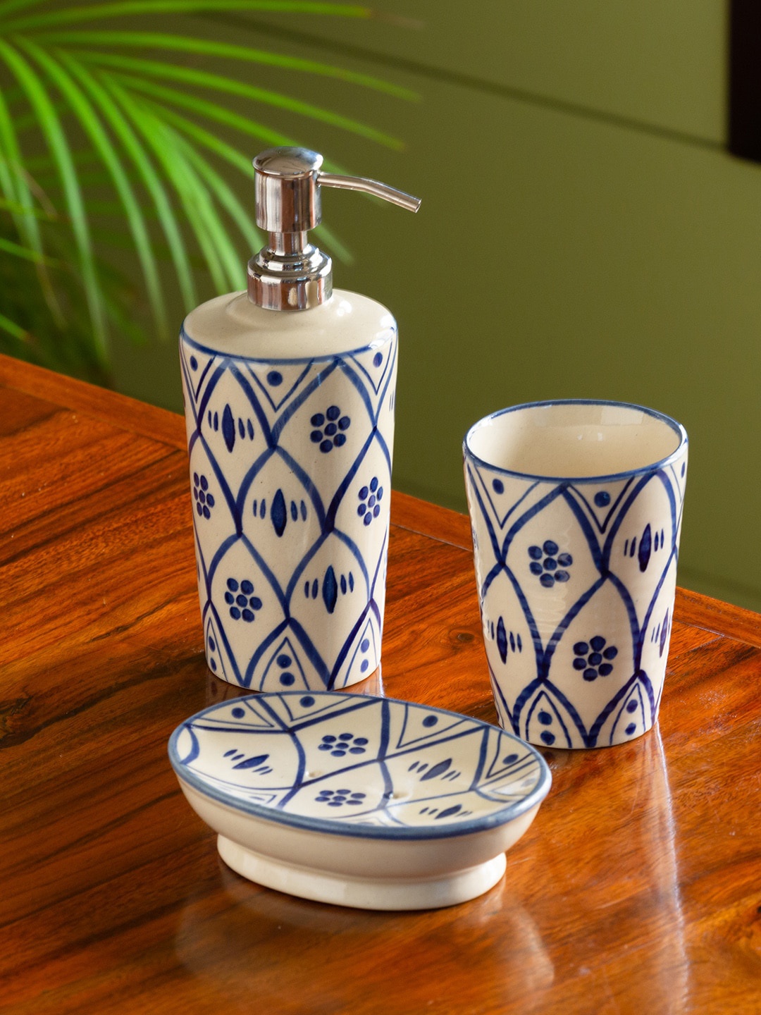 ExclusiveLane Set of 3 White Blue Studio Pottery Hand Painted Ceramic Bathroom Accessories
ExclusiveLane Set of 3 White Blue Studio Pottery Hand Painted Ceramic Bathroom Accessories