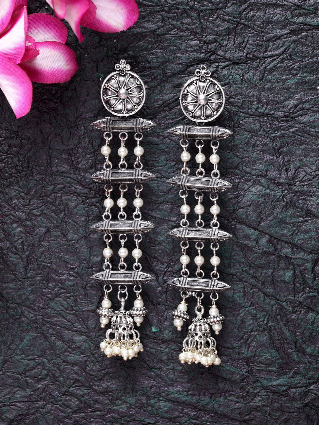 Moedbuille Oxidized Silver-Toned Brass-Plated Handcrafted Pearl Afghan Drop Earrings
Moedbuille Oxidized Silver-Toned Brass-Plated Handcrafted Pearl Afghan Drop Earrings