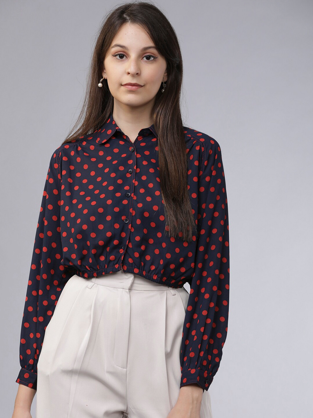 Tokyo Talkies Women Navy Blue & Pink Regular Fit Printed Crop Casual Shirt
Tokyo Talkies Women Navy Blue & Pink Regular Fit Printed Crop Casual Shirt