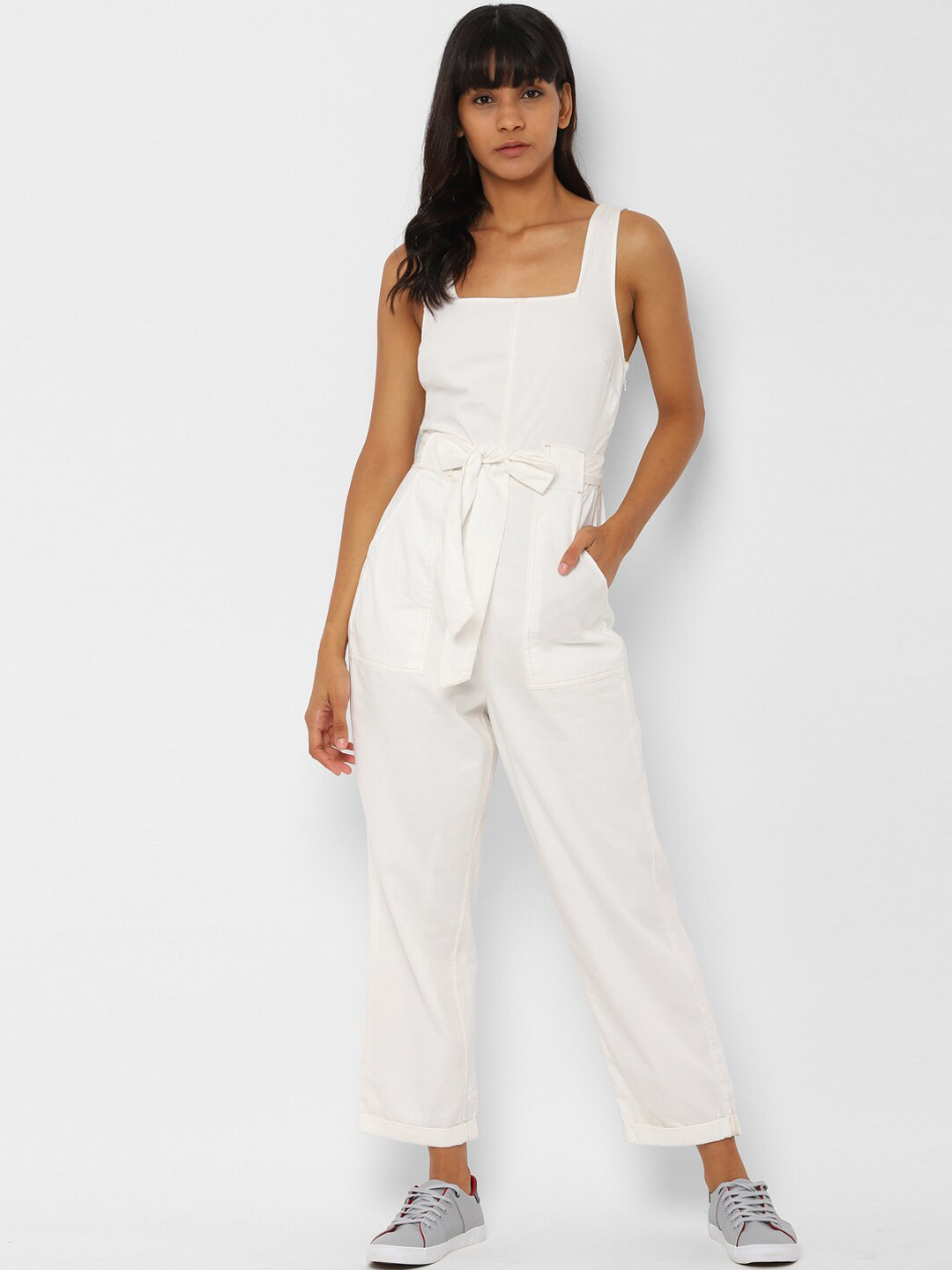 AMERICAN EAGLE OUTFITTERS Women White Solid Basic Jumpsuit 
AMERICAN EAGLE OUTFITTERS Women White Solid Basic Jumpsuit