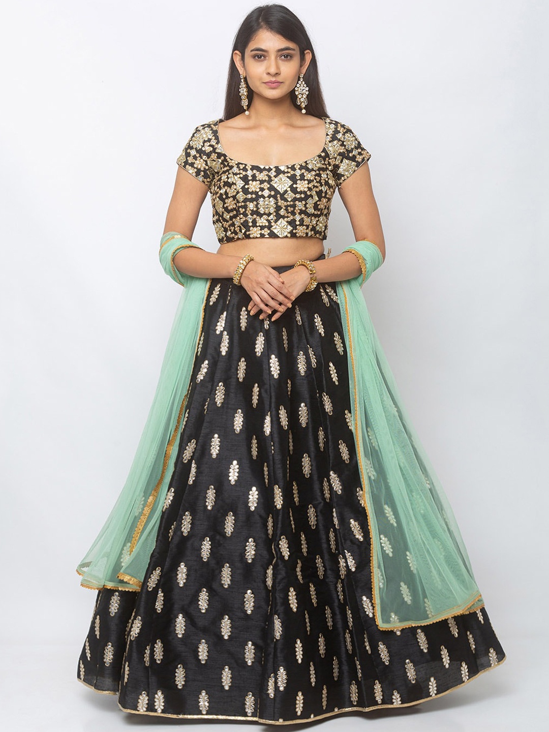 6Y COLLECTIVE Black & Green Embroidered Ready to Wear Lehenga & Unstitched Blouse with Dupatta
6Y COLLECTIVE Black & Green Embroidered Ready to Wear Lehenga & Unstitched Blouse with Dupatta
