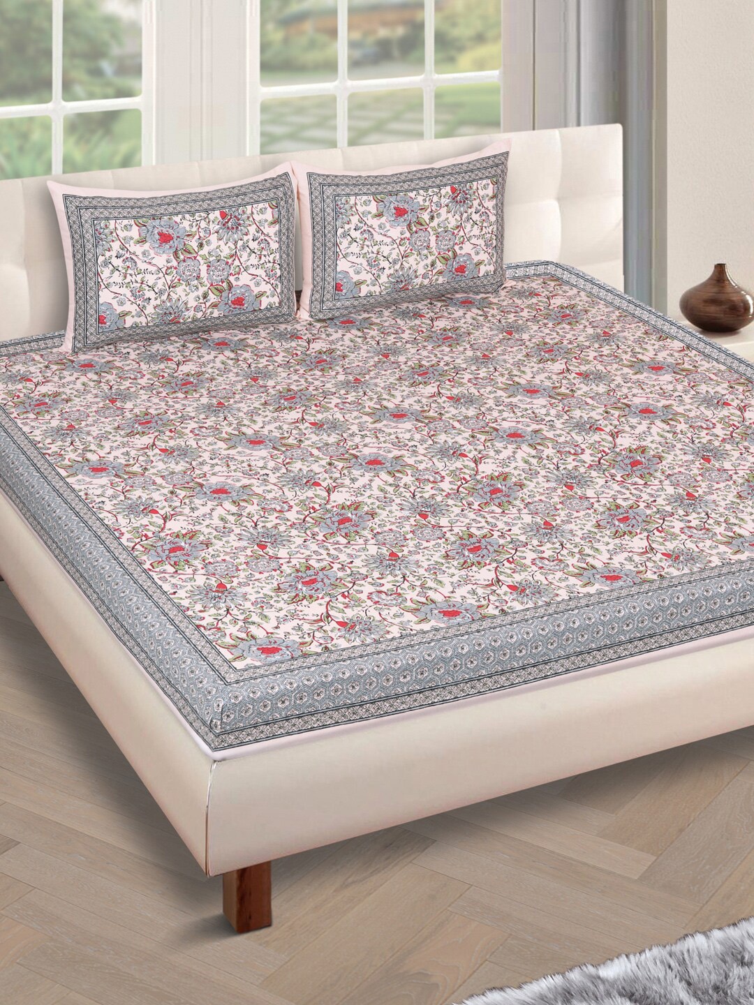 ROMEE Peach-Coloured & Grey Floral 180 TC Cotton 1 King Bedsheet with 2 Pillow Covers
ROMEE Peach-Coloured & Grey Floral 180 TC Cotton 1 King Bedsheet with 2 Pillow Covers