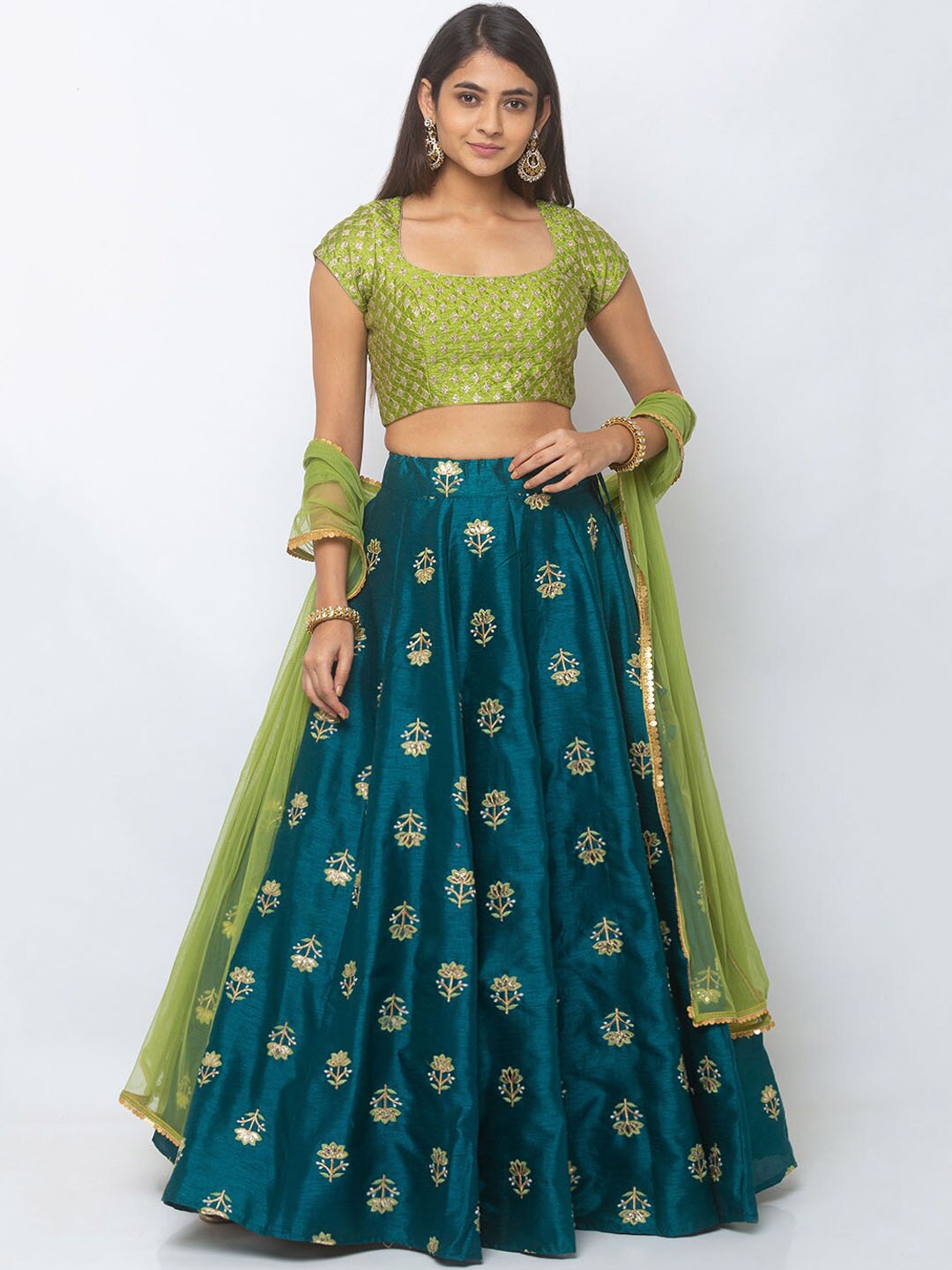 6Y COLLECTIVE Teal Blue & Green Embroidered Ready to Wear Lehenga & Blouse with Dupatta
6Y COLLECTIVE Teal Blue & Green Embroidered Ready to Wear Lehenga & Blouse with Dupatta