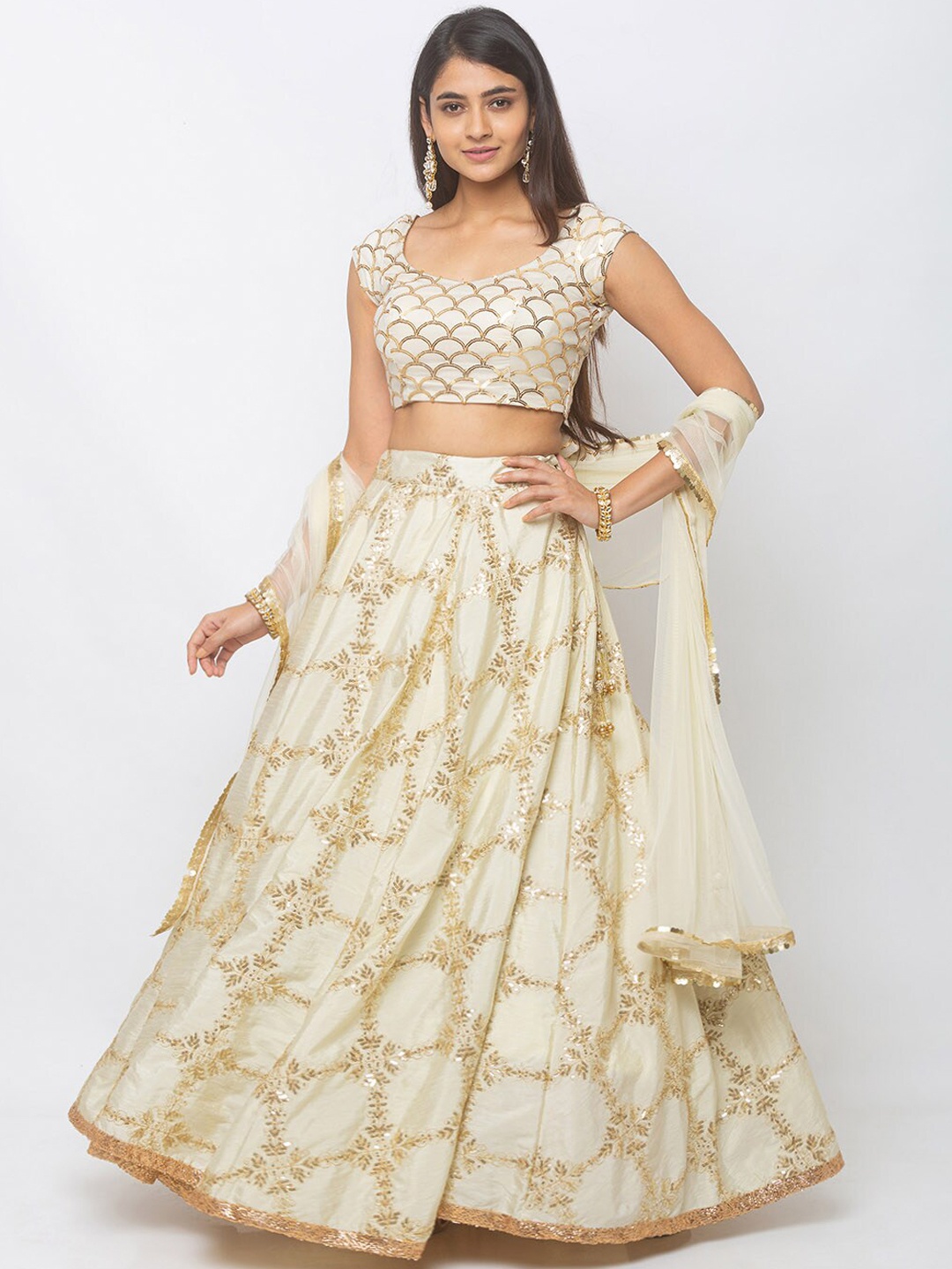 6Y COLLECTIVE Cream-Coloured & Gold-Toned Embellished Ready to Wear Lehenga & Unstitched Blouse with Dupatta
6Y COLLECTIVE Cream-Coloured & Gold-Toned Embellished Ready to Wear Lehenga & Unstitched Blouse with Dupatta