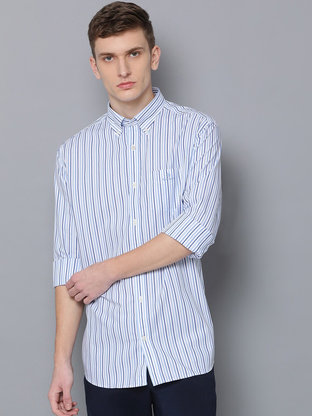 GANT Men White & Blue Regular Fit Striped Casual Shirt