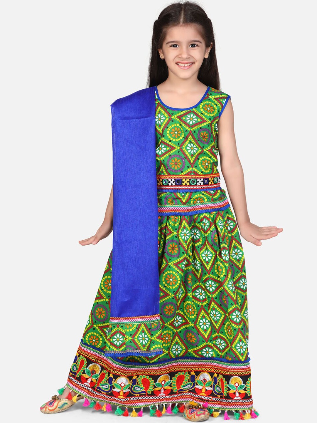 BownBee Girls Green & Navy Blue Embroidered Ready to Wear Lehenga & Blouse with Dupatta
BownBee Girls Green & Navy Blue Embroidered Ready to Wear Lehenga & Blouse with Dupatta