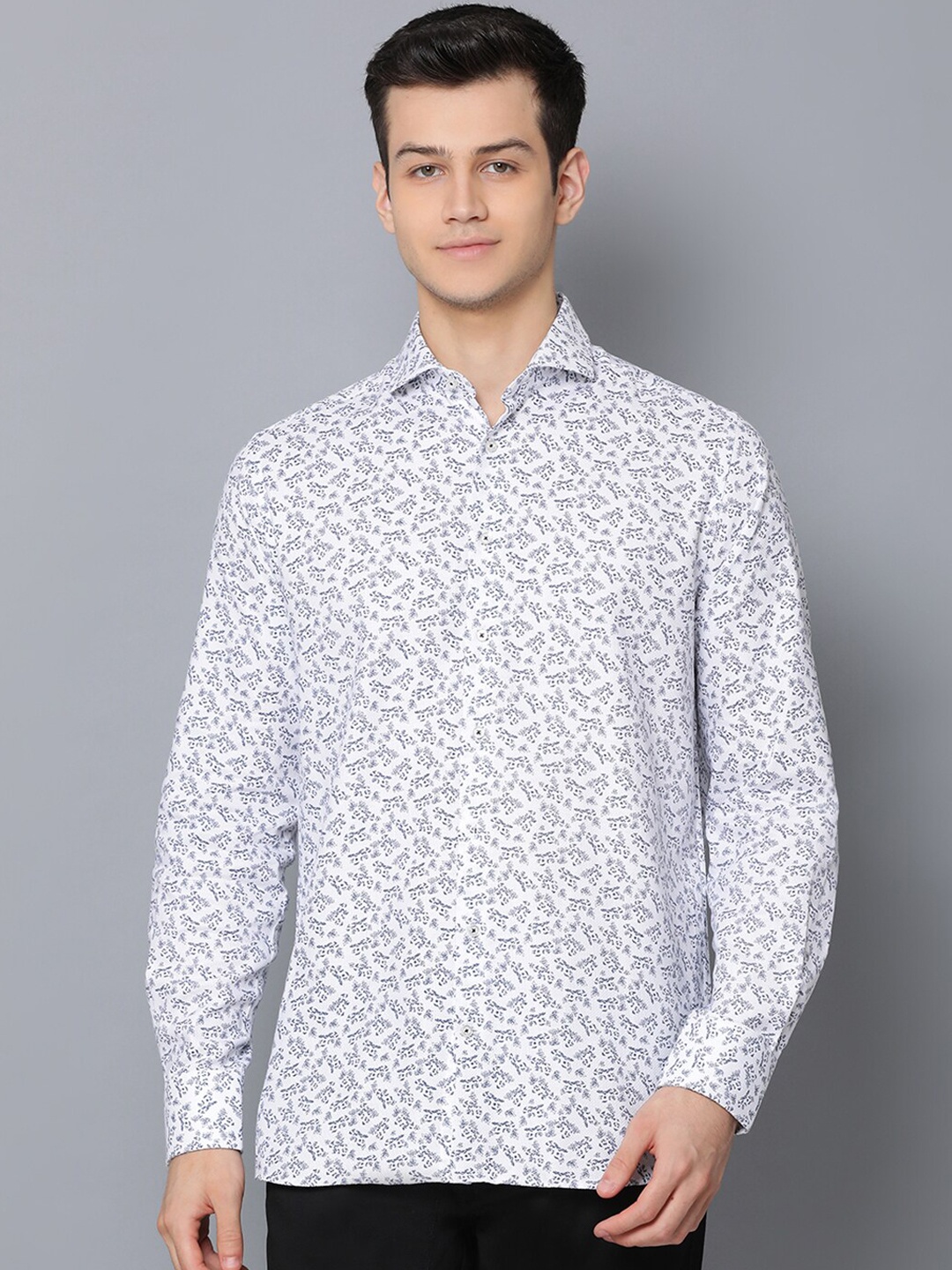 Bruun & Stengade Men White & Blue Regular Fit Printed Casual Shirt