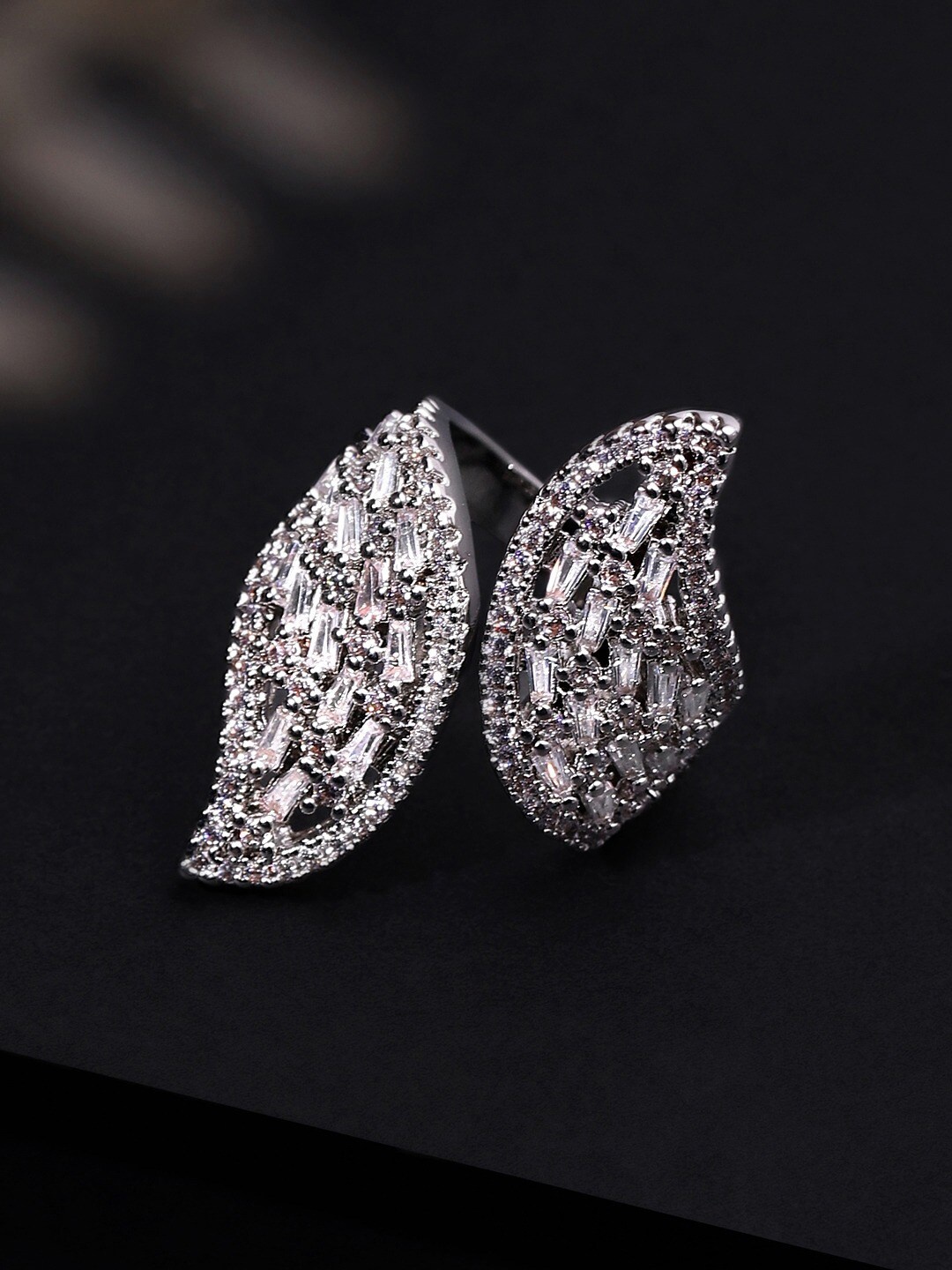TOKYO TALKIES X rubans FASHION ACCESSORIES Silver-Plated Handcrafted AD-Studded Adjustable Finger Ring
TOKYO TALKIES X rubans FASHION ACCESSORIES Silver-Plated Handcrafted AD-Studded Adjustable Finger Ring