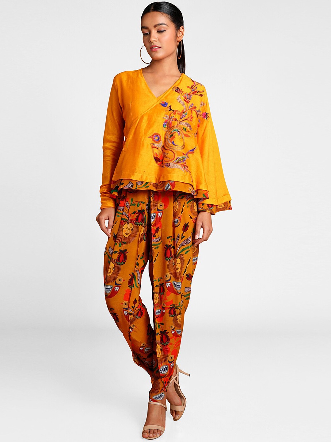 Masaba Women Mustard Yellow & Red Applique Angrakha Top With Birds & Bees Printed Dhoti
Masaba Women Mustard Yellow & Red Applique Angrakha Top With Birds & Bees Printed Dhoti