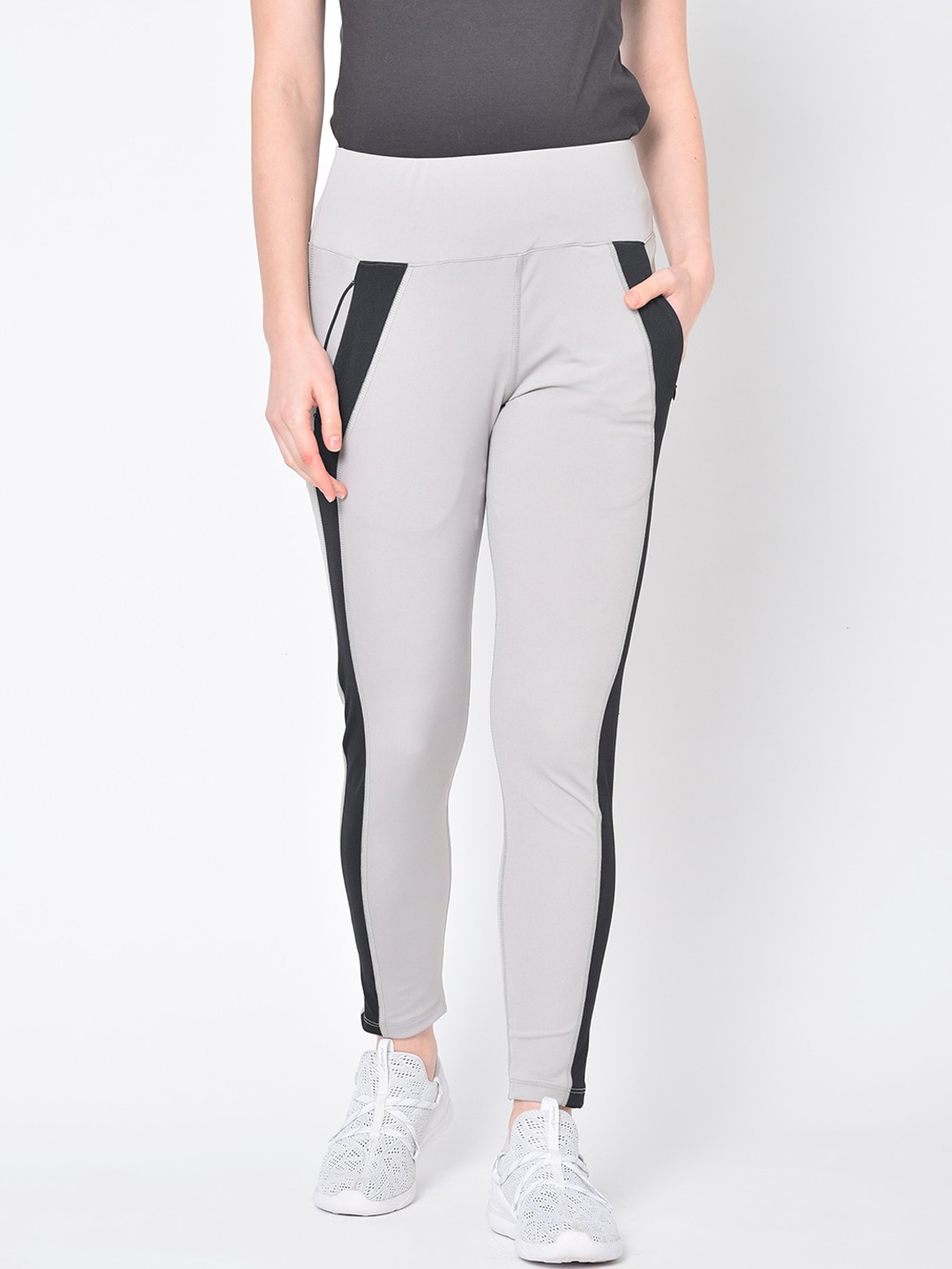 CHKOKKO Women Grey Black Solid Stretchable Yoga Tights