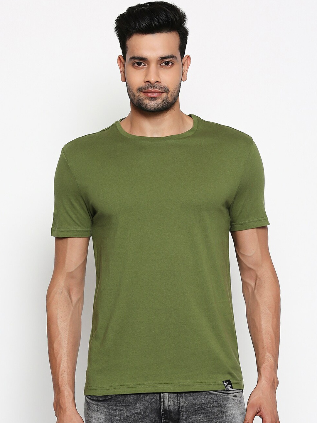 People Men Olive Green Solid Round Neck T-shirt