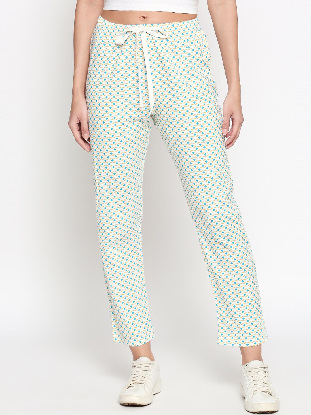 People Women Off-White & Blue Regular Fit Printed Regular Trousers