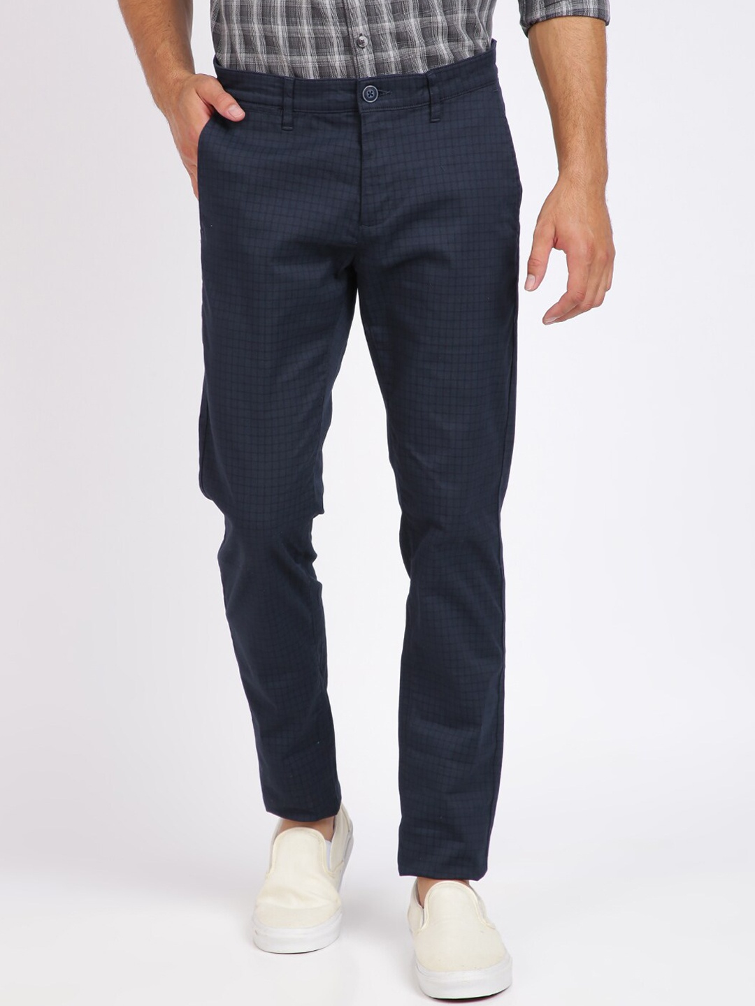Crocodile Men Navy Blue Slim Fit Self Design Chinos