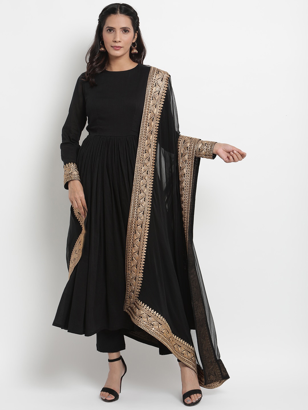 trueBrowns Women Black Solid Kurta with Trousers & Dupatta